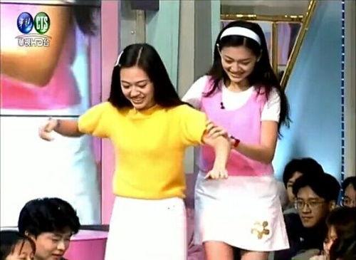 郑恺被妈妈爆料了吗视频,揭秘明星家庭温馨瞬间  第3张